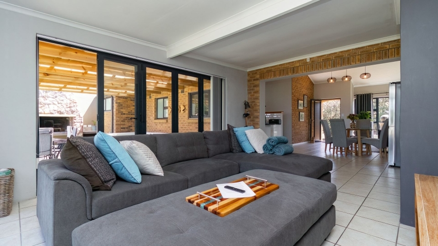 4 Bedroom Property for Sale in Sandbaai Western Cape